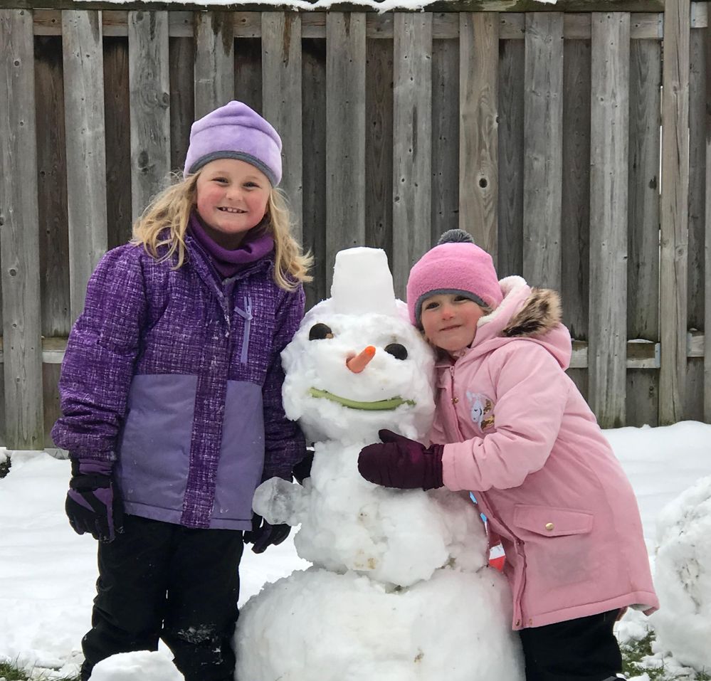 girls snowman.jpg